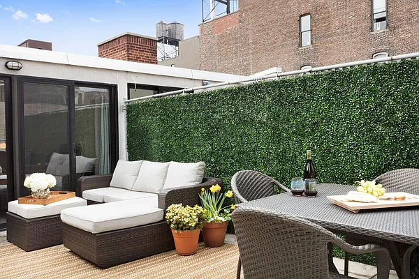 Sold by Compass | media 2