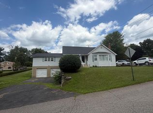 121 Chamberlaine Ave, Pottsville, PA 17901