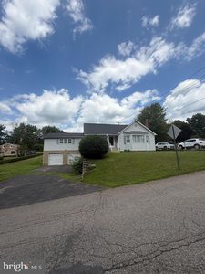 121 Chamberlaine Ave, Pottsville, PA, 17901