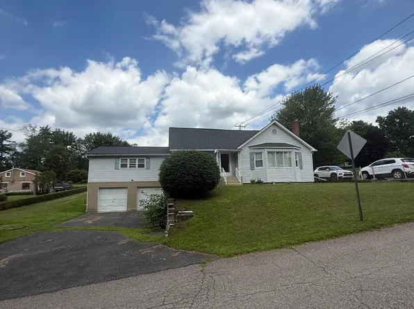 121 Chamberlaine Ave, Pottsville, PA 17901