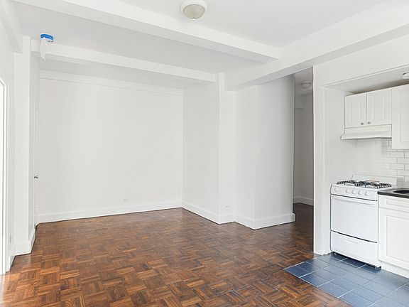 3rd image of 160 W 71st St APT 10D