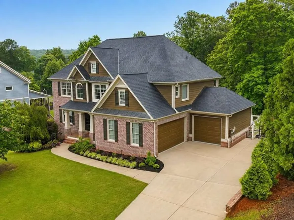 62 Applewood Ln, Acworth, GA 30101