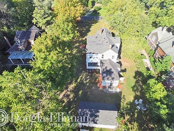 2nd image of 8 Weesuck Ave