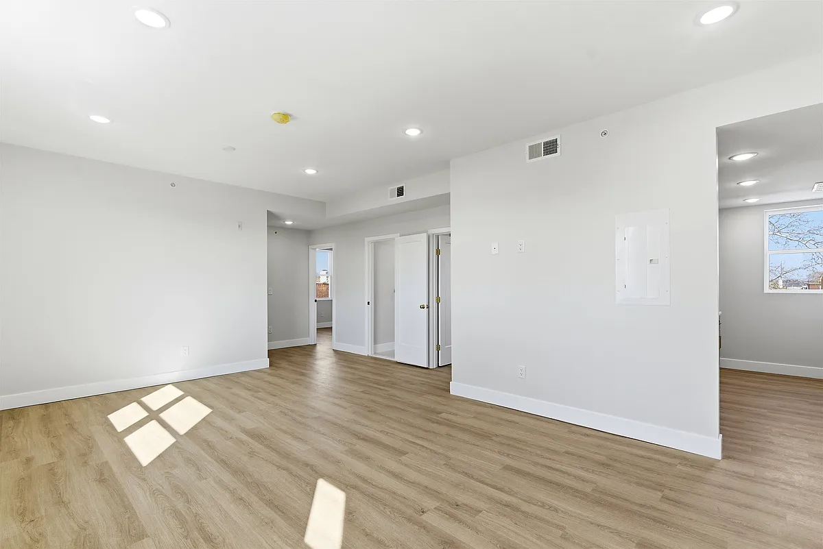 Building Photo - 5137 Master St #11