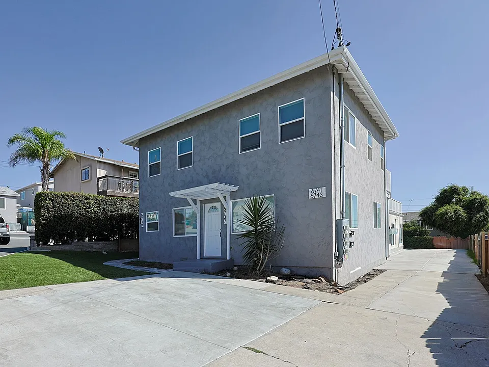 6737-43 Thomson Ct