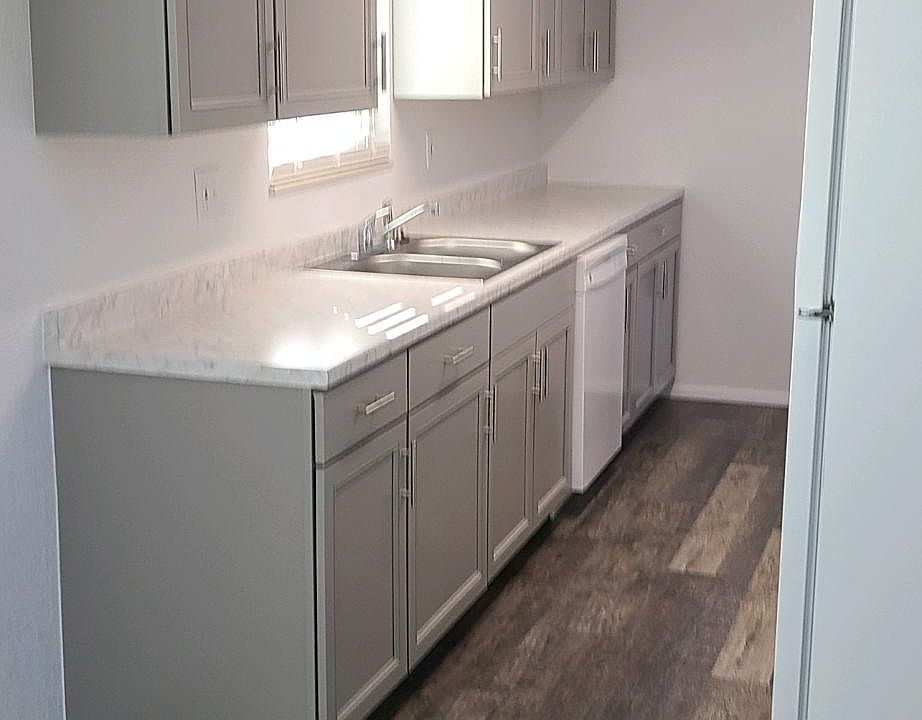 1st image of 3901 Sheffield Ln