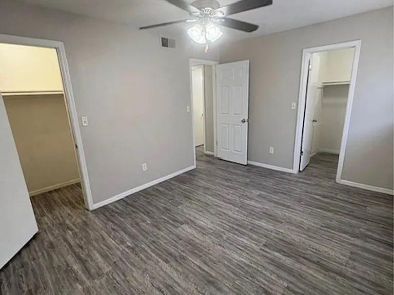 Fairway Apartments — Photo 18