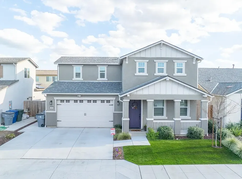 4 bed, 2532 sqft, $3,100 — Photo 1