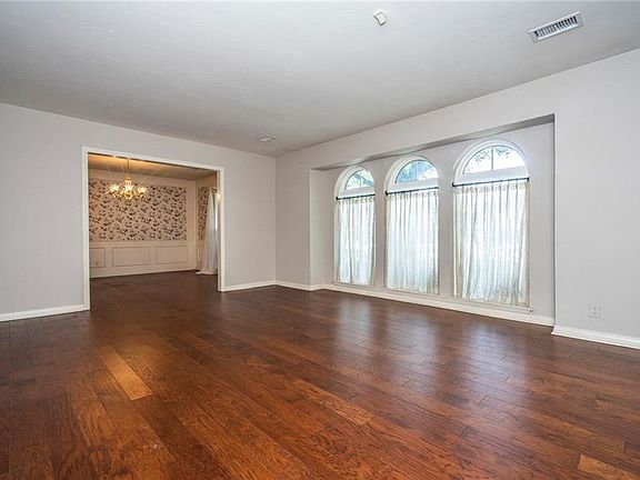 5th image of 2932 Cornwall Pl