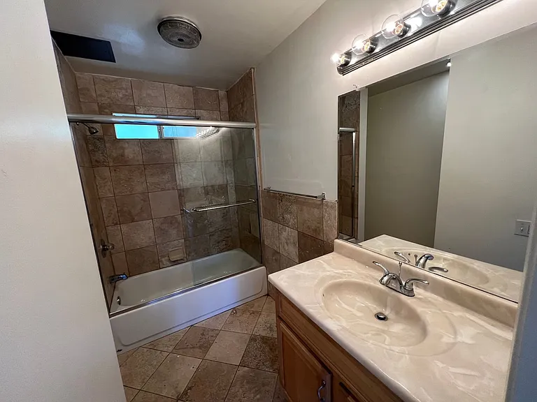 9344 National Blvd — Photo 16