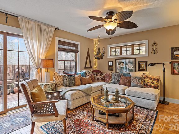 3rd image of 373 Lytle Cove Rd