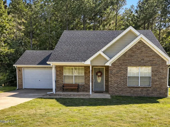 110 Morning Sun Dr, Byhalia, MS 38611