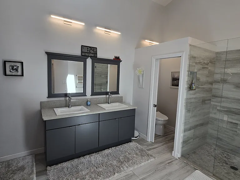 8198 Foxchase Cir — Photo 22