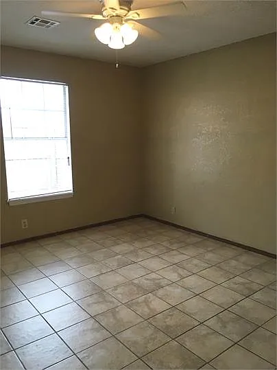 1571B Shannon St — Photo 4