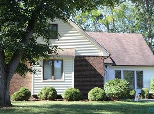 910 Oak Knoll Dr, Perrysburg, OH 43551
