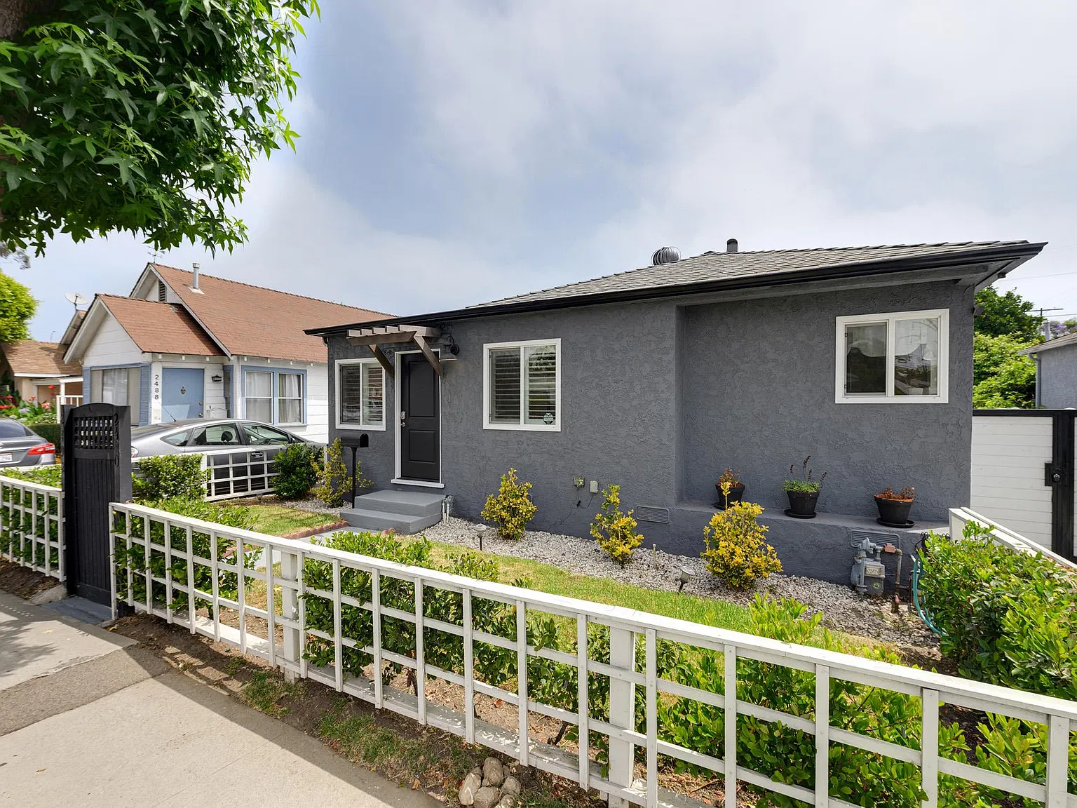2492 S Bundy Dr — Photo 4