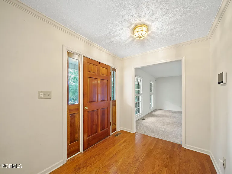 300 Clearfield Ln — Photo 11