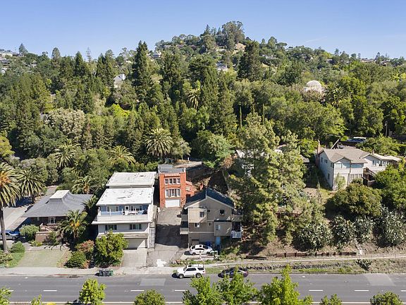 5th image of 250 Red Hill Ave