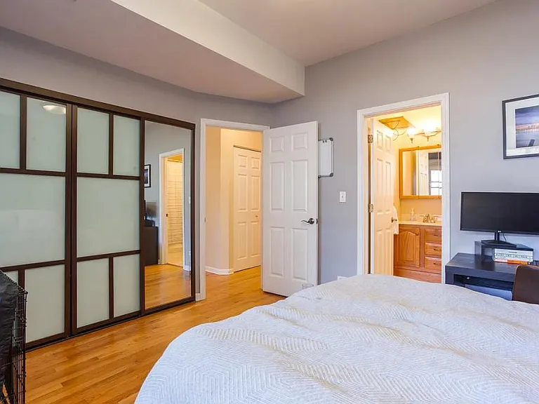 819 W Eastwood Ave #1E — Photo 10