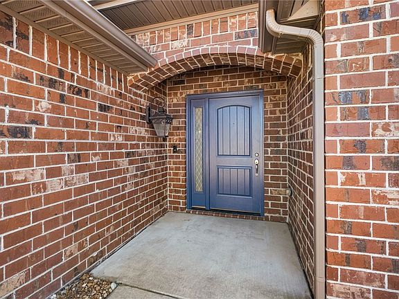 4th image of 1904 W Brooks Pl