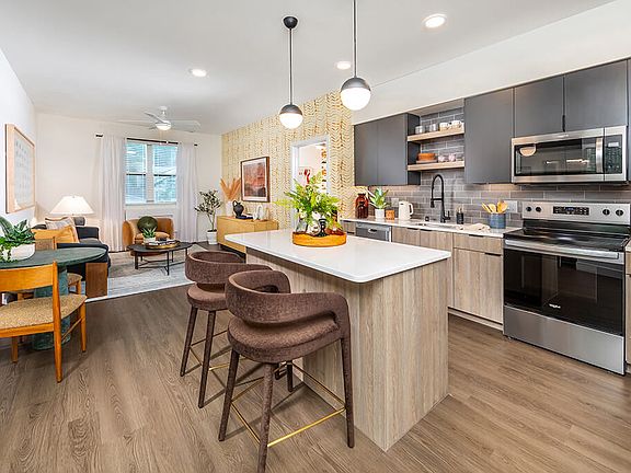 2nd image of 12430 NE 120th St #3608