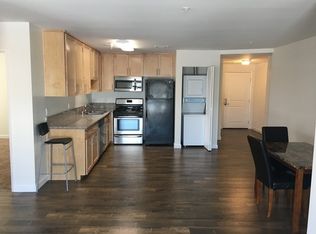 6816 Independence Ave APT 106, Canoga Park, CA 91303