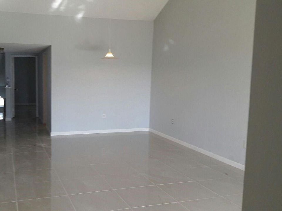 2nd image of 4724 NW 97th Ct