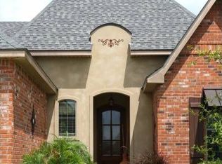 208 Bentgrass Dr, Lafayette, LA 70508