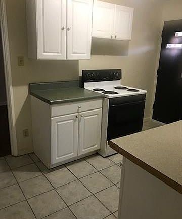5th image of 232 Harrill St