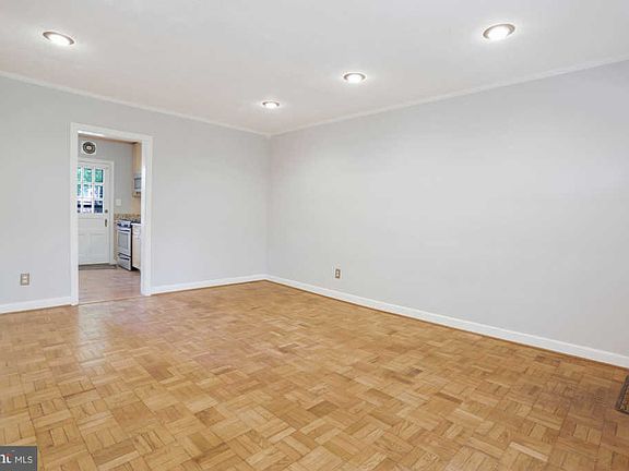 4th image of 1415 S Edgewood St APT 466