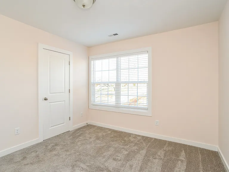 608 E Texas Ave — Photo 11