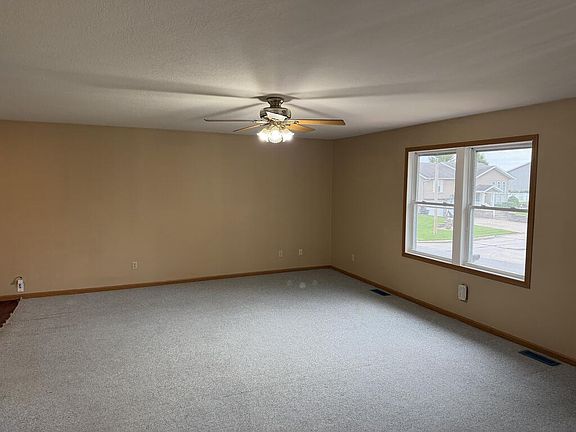 4th image of 1401 Kings Rd