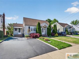 177 Midfield Rd, Colonia, NJ 07067