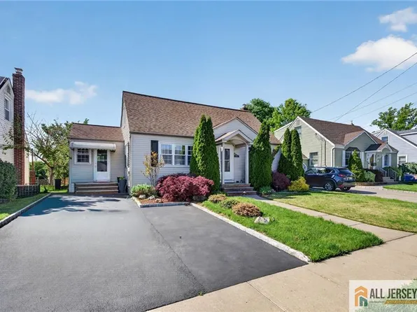 177 Midfield Rd, Colonia, NJ 07067