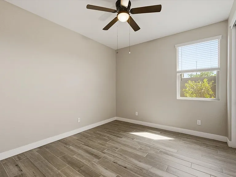 2225 N 140th Dr — Photo 28