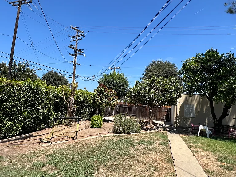 1171 Huntington Dr #D — Photo 39