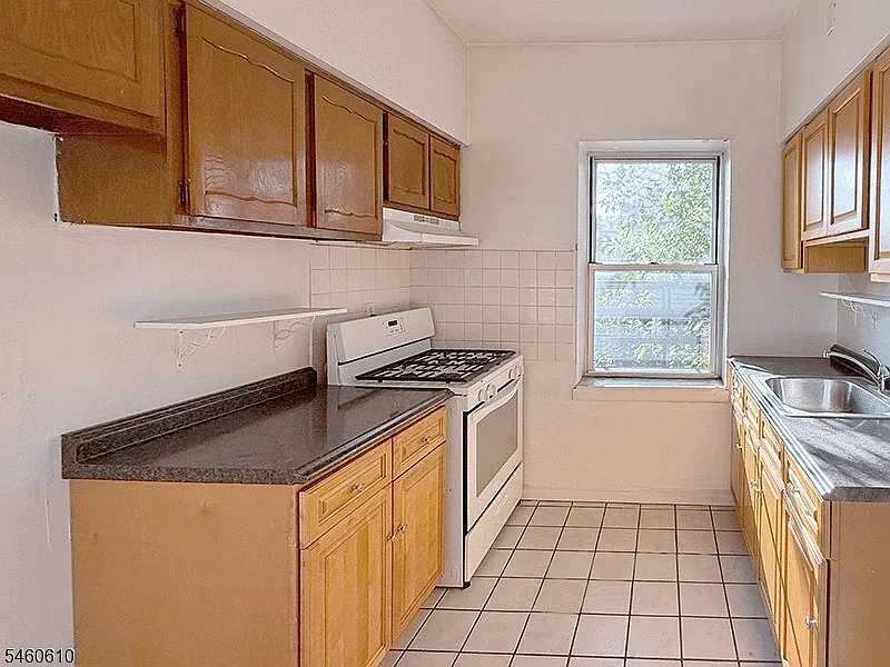 1 bed, 1.0 bath, $1,650 — Photo 3