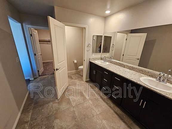 5th image of 1171 Twincrest Ave Room 2
