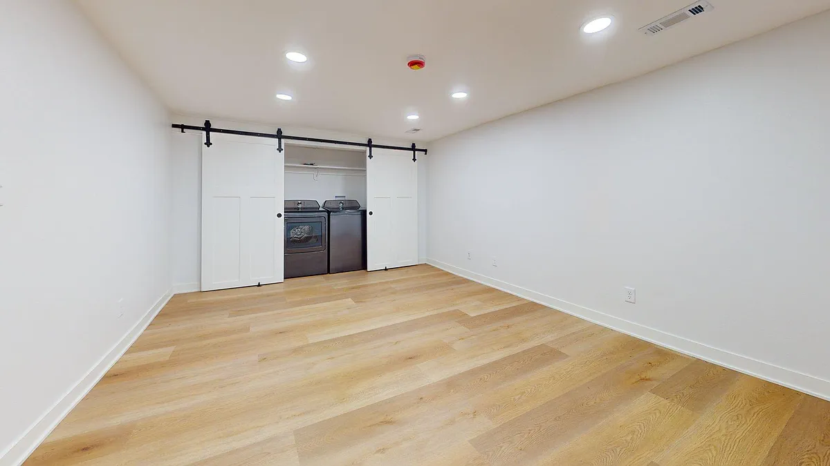 Building Photo - 1317 2nd St #3