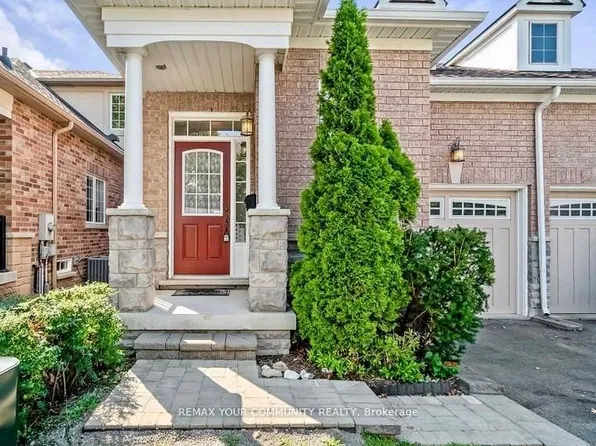 635 Tapestry Ln #67, Newmarket, ON L3X 3C8