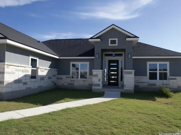 113 Pine Valley Dr, La Vernia, TX 78121