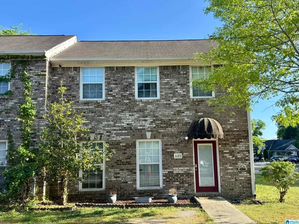 135 Chase Creek Cir, Pelham, AL 35124