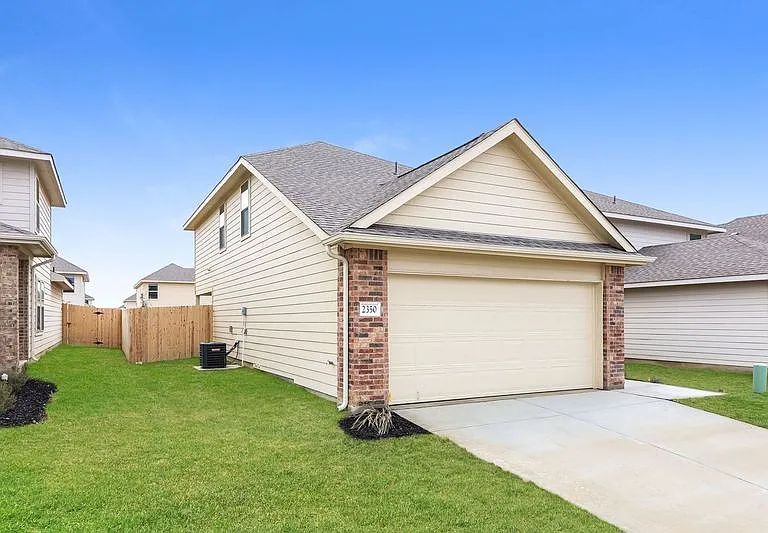 2350 Redlove Dr — Photo 3