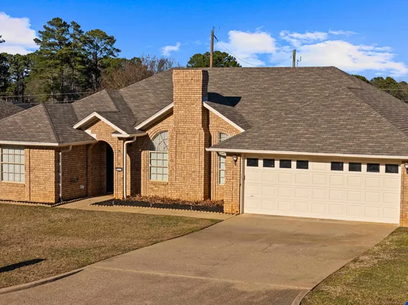 1111 Ashbourne Ln, Longview, TX 75605