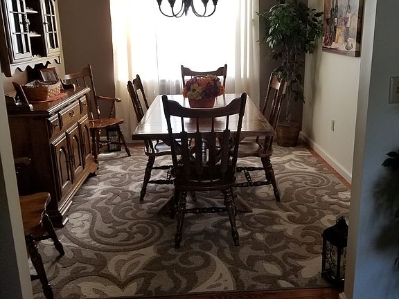 4th image of 1413 Camelot Dr
