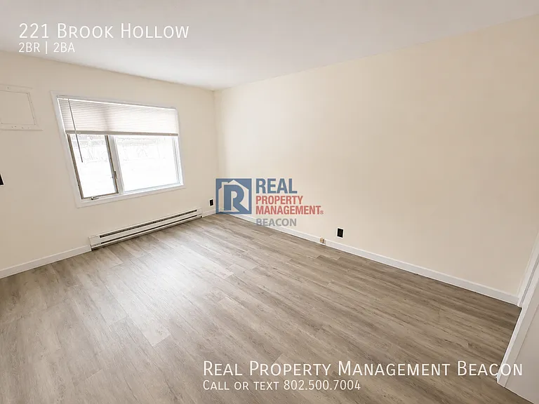 221 Brook Holw — Photo 8
