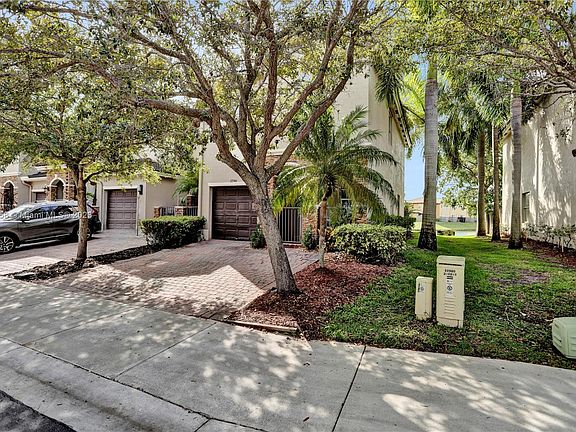 4th image of 22560 SW 89th Pl Unit 22560