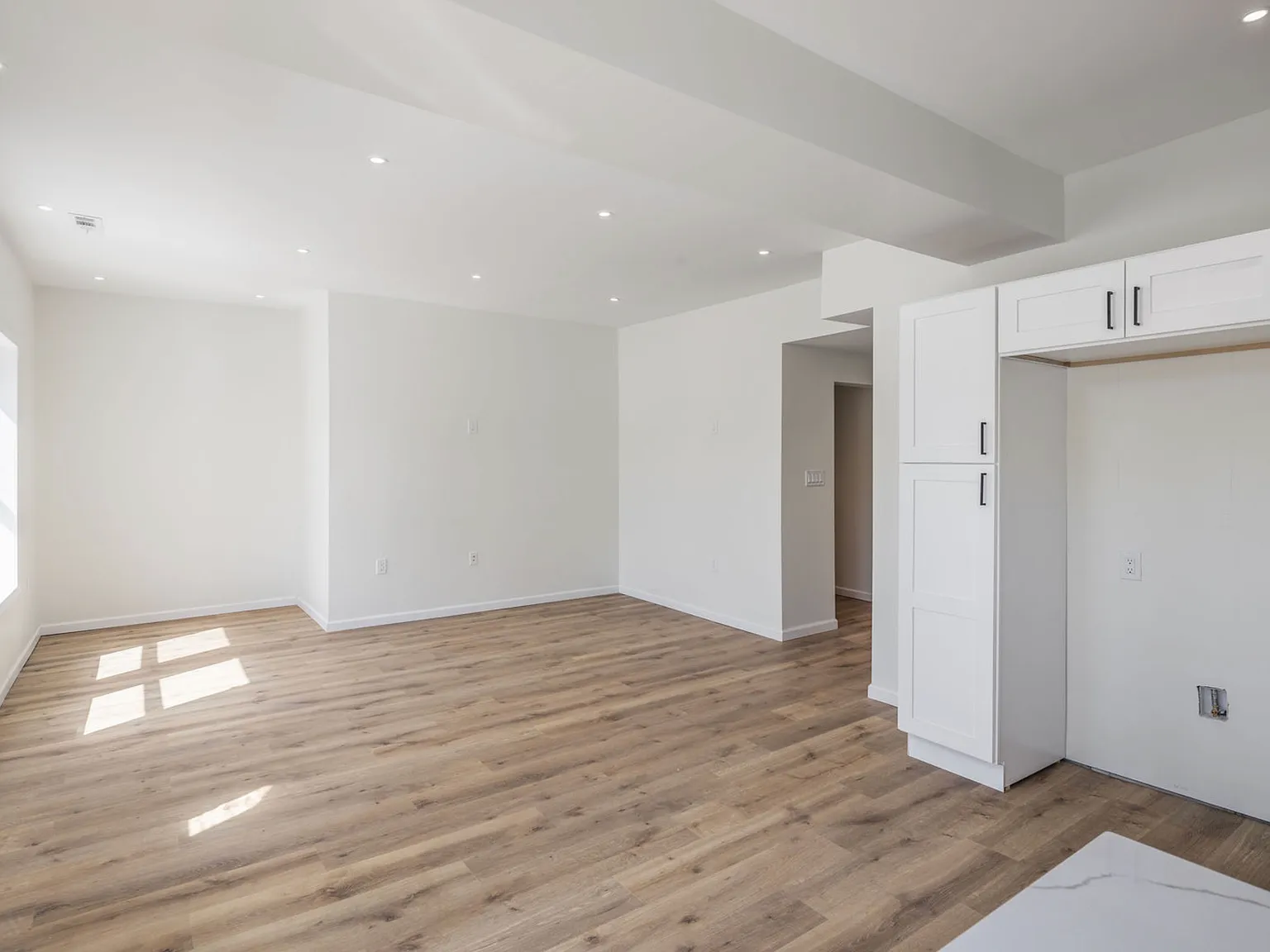 2 bed, 2.5 bath, 1400 sqft, $2,250 — Photo 3