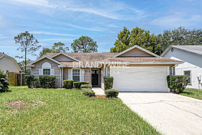 3 bed, 2.0 bath, 1247 sqft, $1,924 — Photo 2