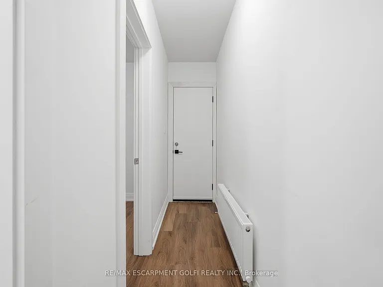 4876 Simcoe St #1 — Photo 15